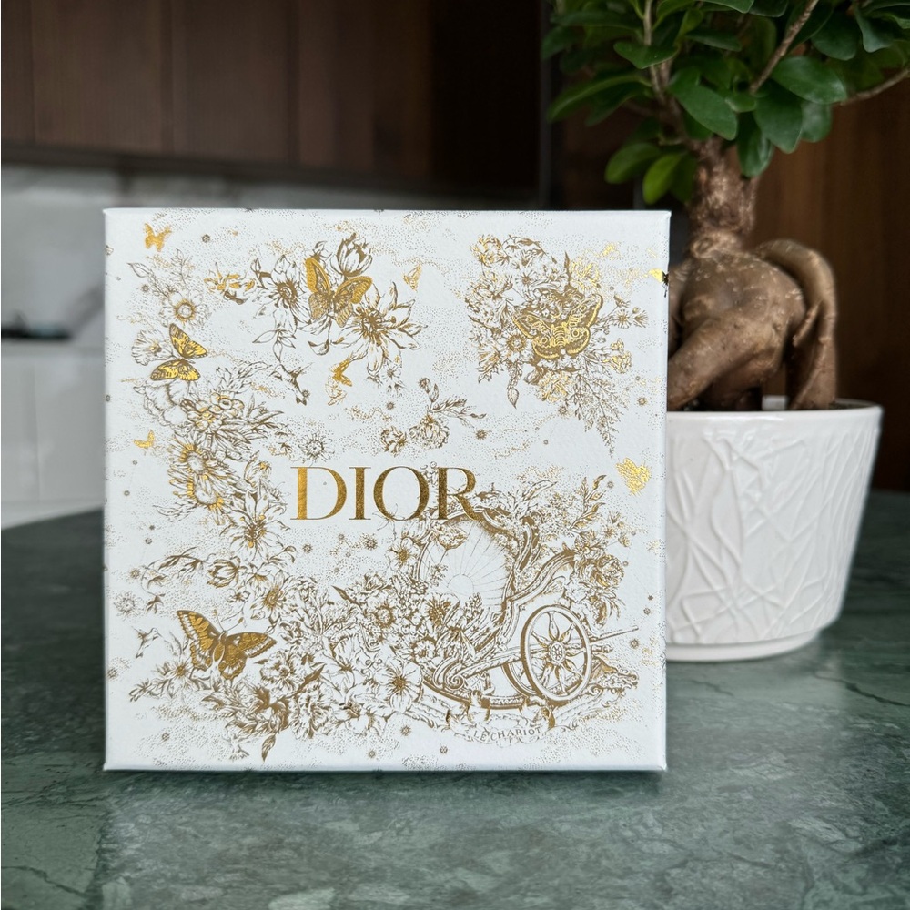 New Christian Dior Empty Gift Box + Filling for Accessories 5 1/2” x 5 1/2” x 2”